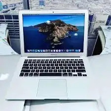Apple air i5 2012 8gb 256ssd