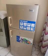 skyrun fridge 138 litre